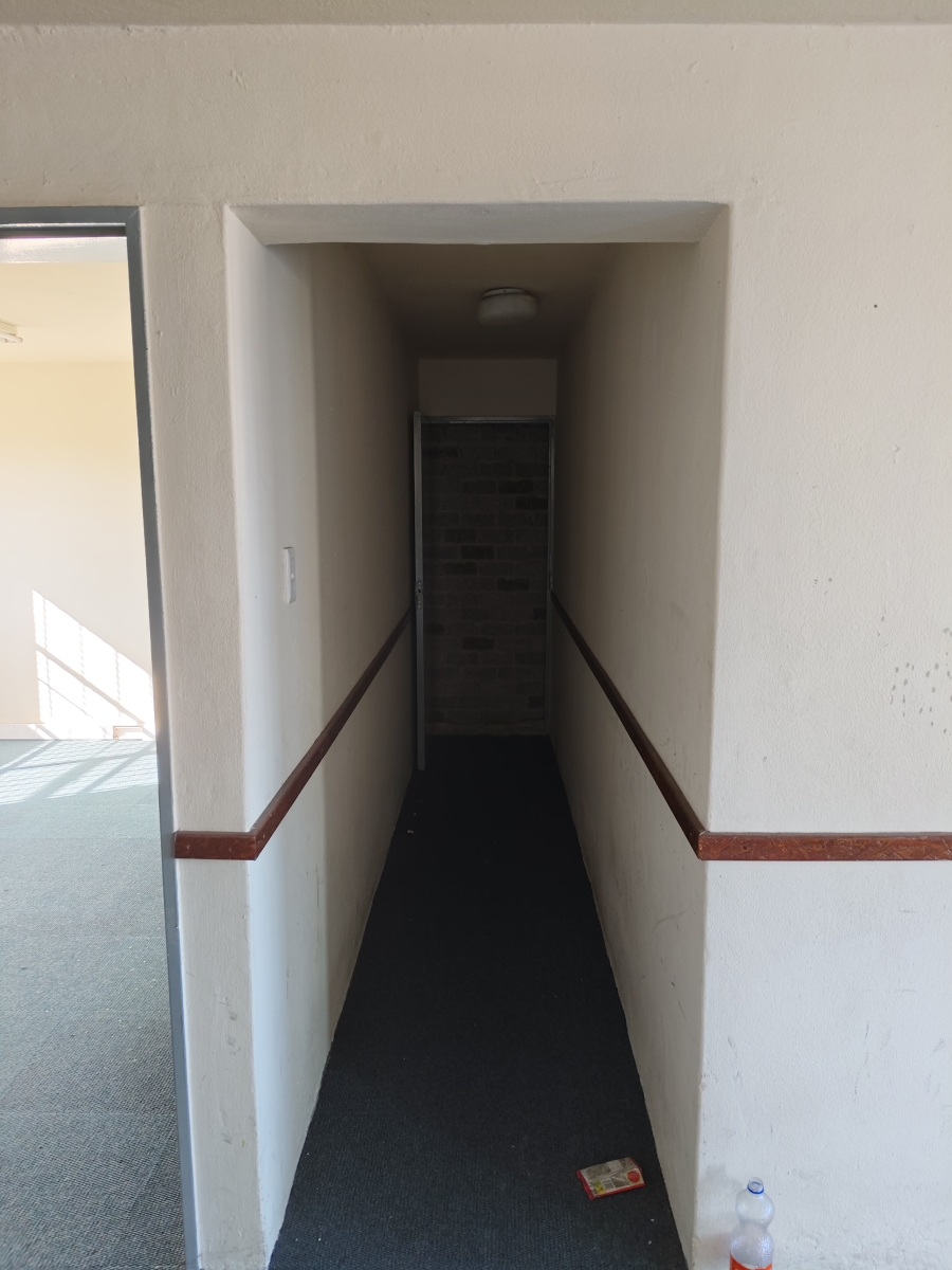 To Let Commercial Property for Rent in Okavango Park Western Cape